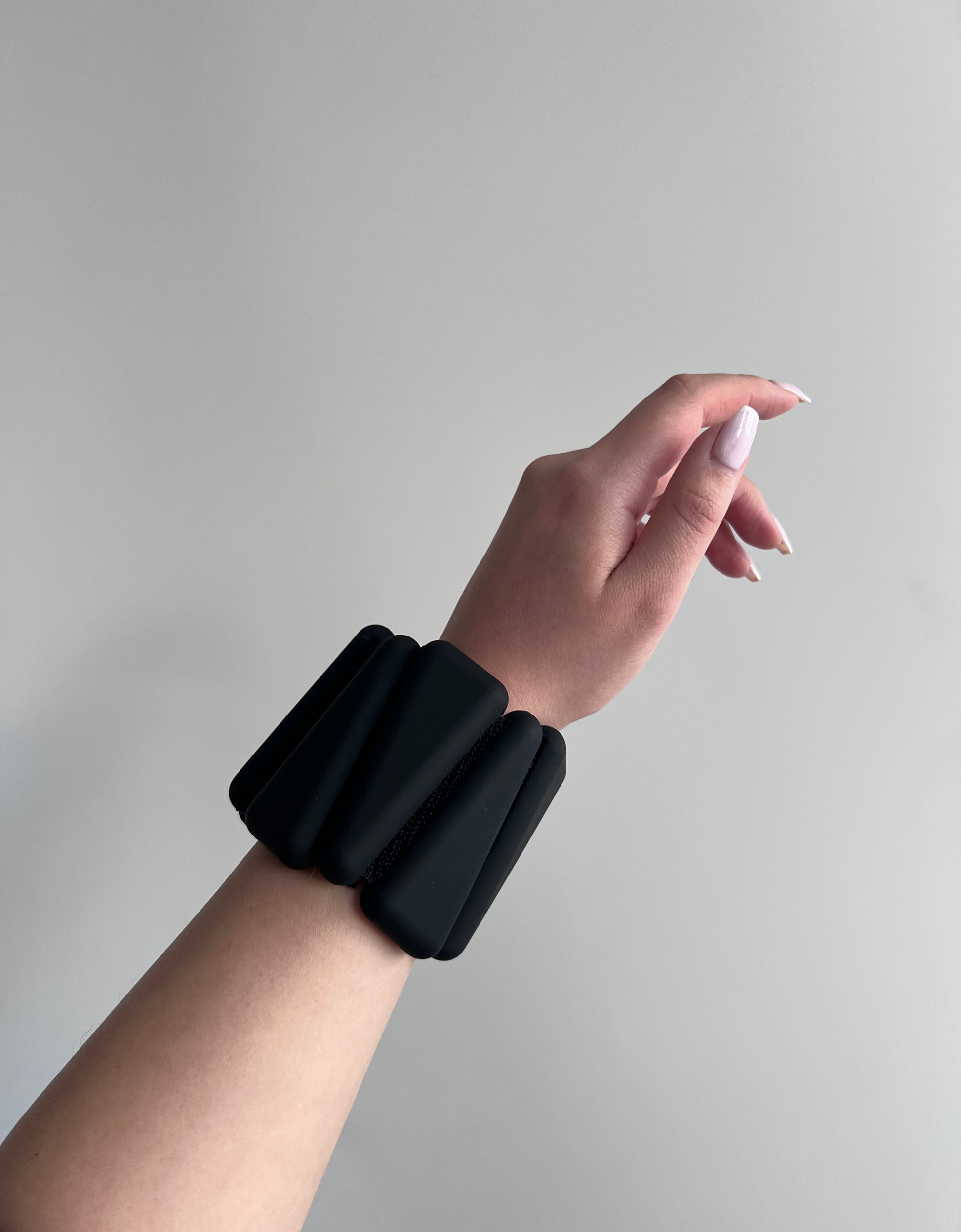 Alinée Ankle/Wrist Weights in Charcoal - 1lb
